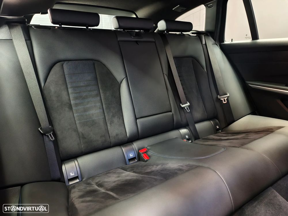 BMW 320 d Aut. M Sport - 28