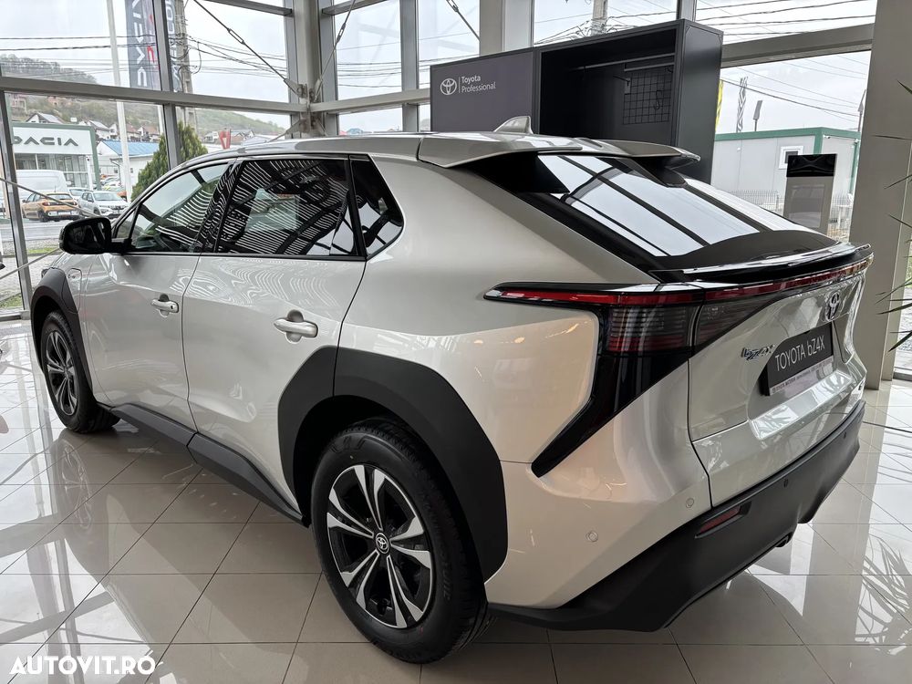Toyota BZ4X 160 KW AWD (4x4) Luxury Solar Edition - 5