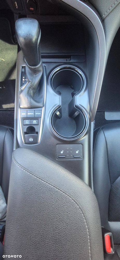 Toyota Camry 2.5 Hybrid Comfort CVT - 9