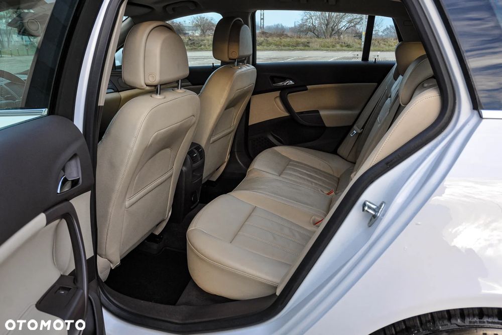 Opel Insignia - 8