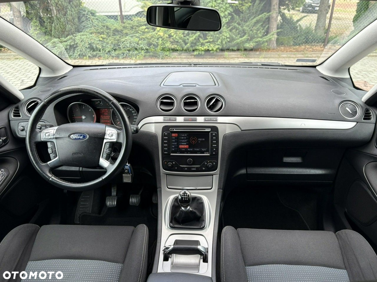 Ford S-Max - 12