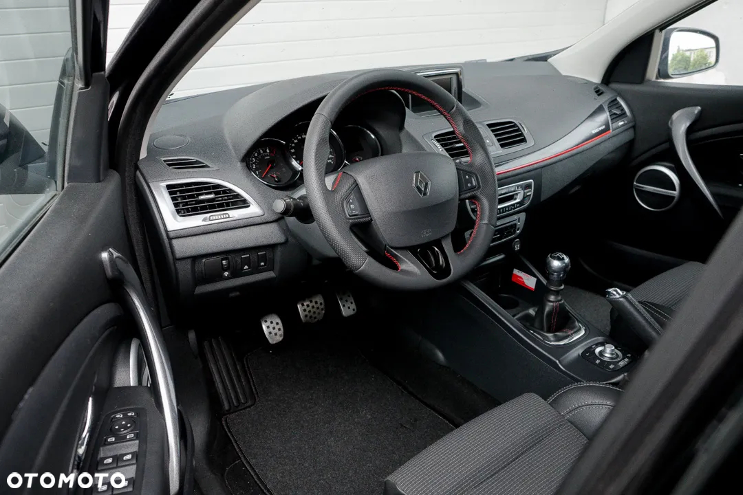 Renault Megane GT 220 - 12