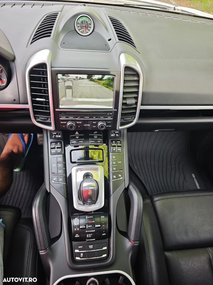 Porsche Cayenne 3.0 L V6 - 15