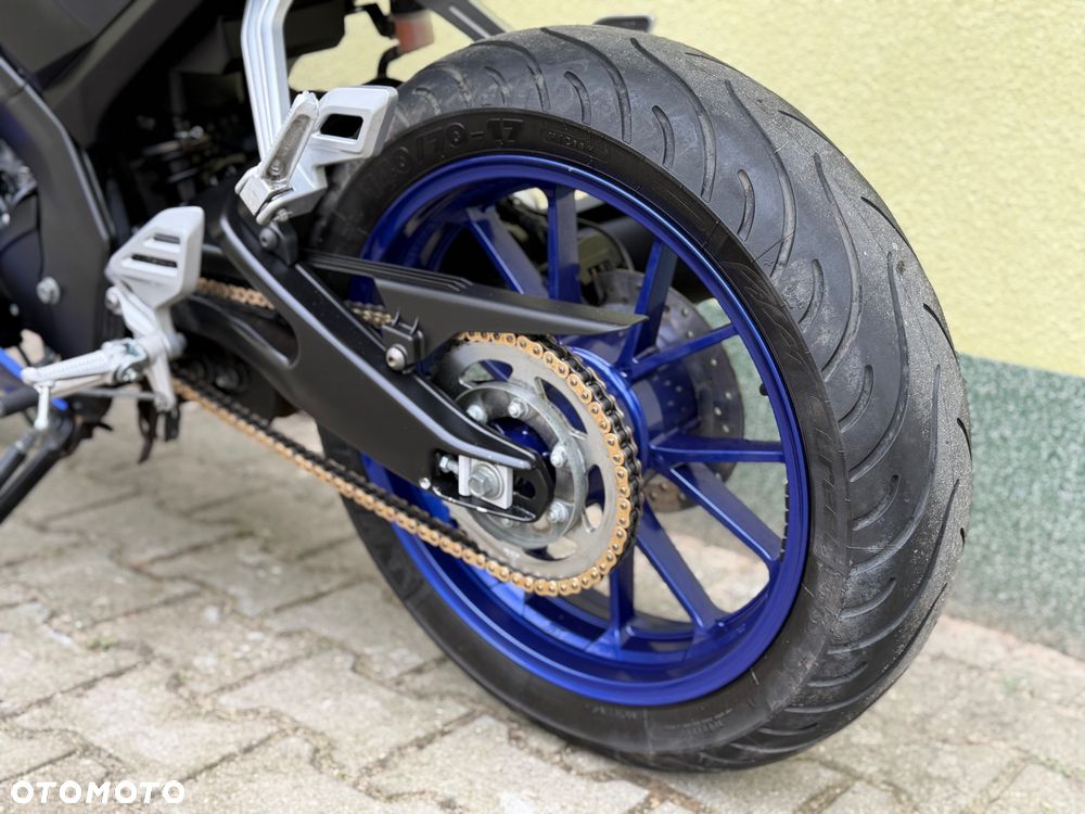 Yamaha YZF - 22