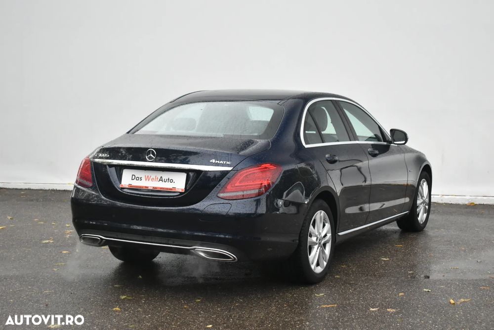 Mercedes-Benz C 300 e 4MATIC Aut. - 4
