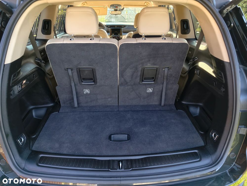 Jeep Grand Cherokee - 26