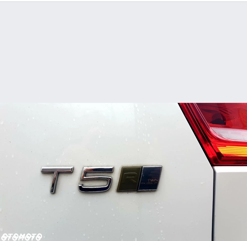 Volvo XC 40 T5 Plug-In Hybrid R-Design - 11