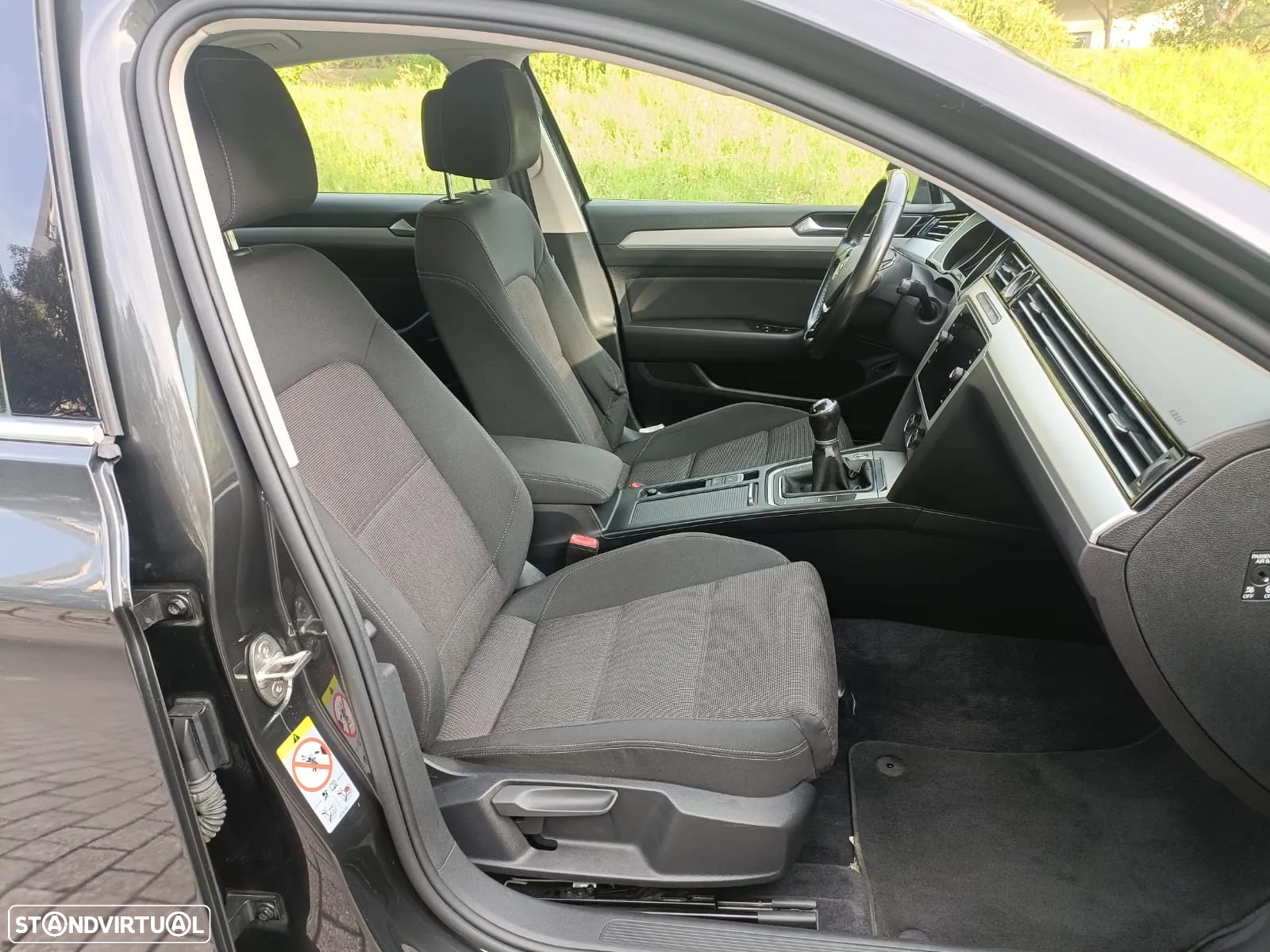 VW Passat 2.0 TDI Confortline - 19