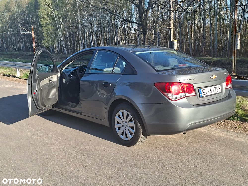 Chevrolet Cruze 1.6 Base - 7