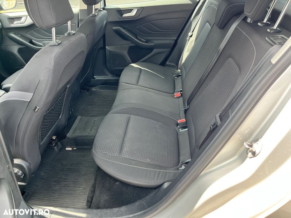 Ford Focus - 12
