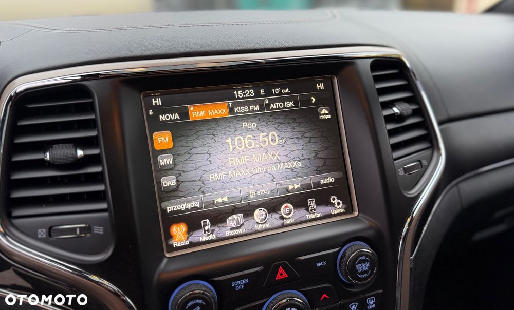 Jeep Grand Cherokee - 24