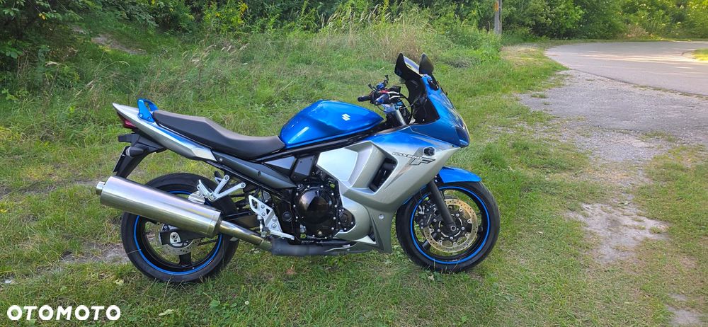 Suzuki GSX - 4