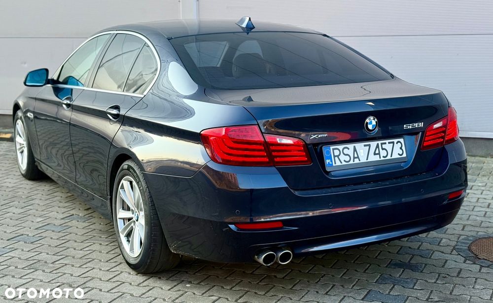 BMW Seria 5 528i xDrive Sport-Aut Luxury Line - 12