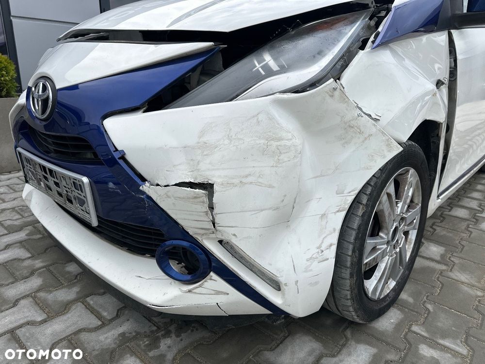 Toyota Aygo x-play - 24