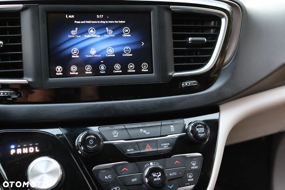 Chrysler Pacifica - 22