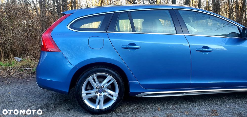 Volvo V60 D4 Geartronic Summum - 13