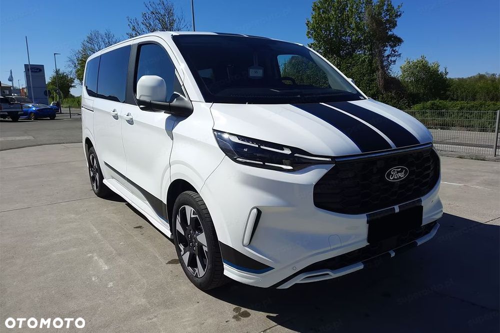 Ford Tourneo Custom - 3
