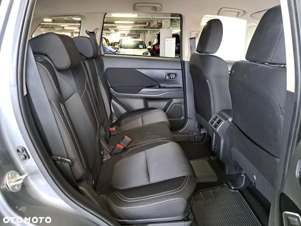 Mitsubishi Outlander - 14