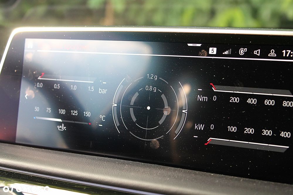 BMW Seria 7 750i xDrive - 17