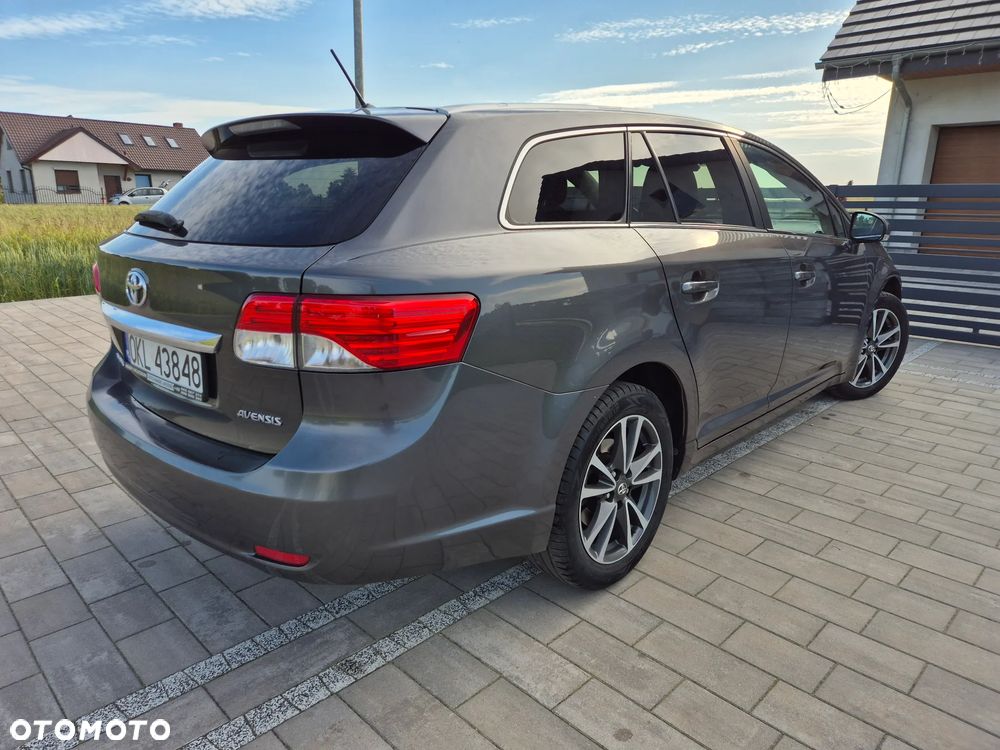 Toyota Avensis - 4