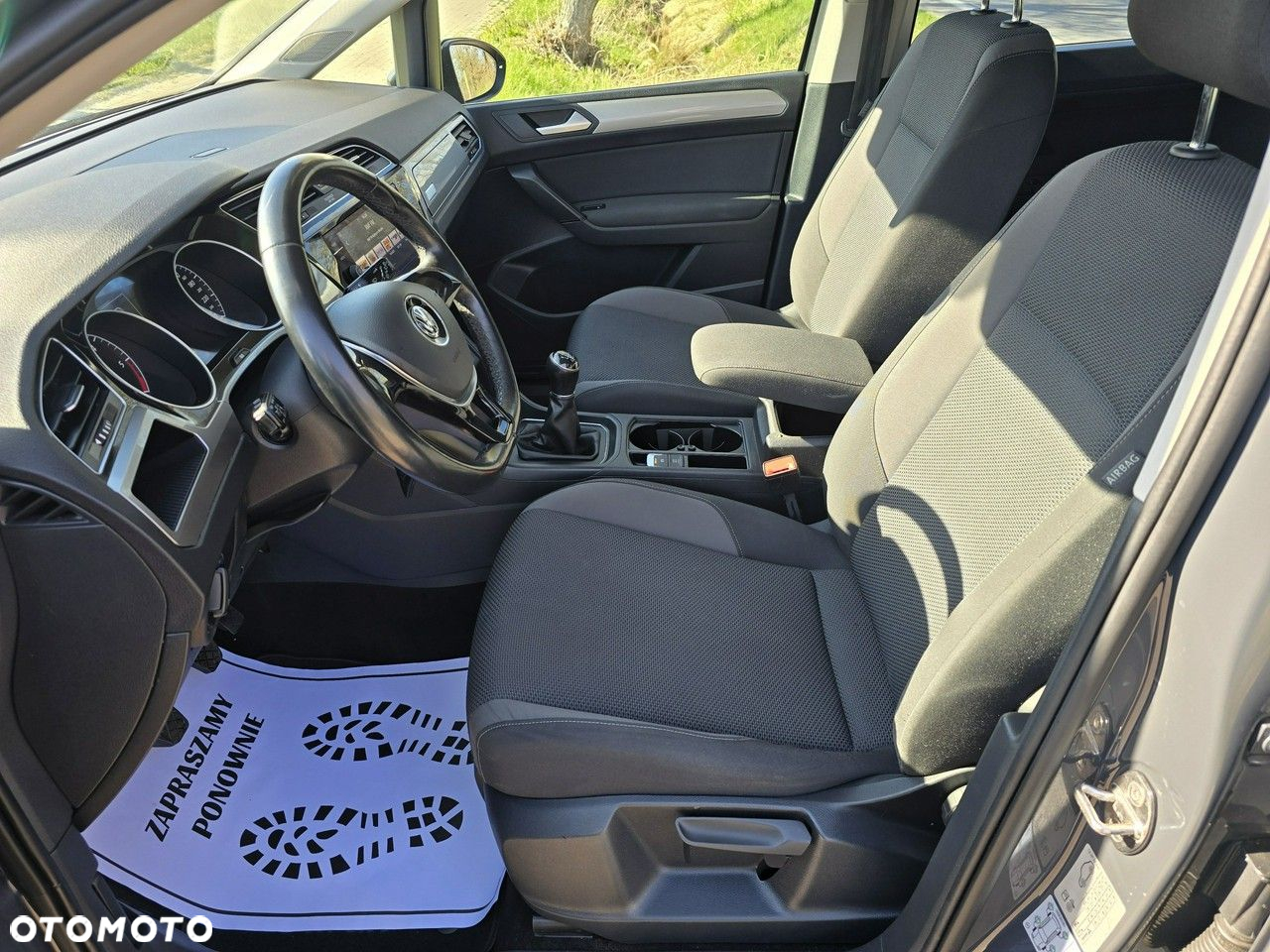 Volkswagen Touran - 18