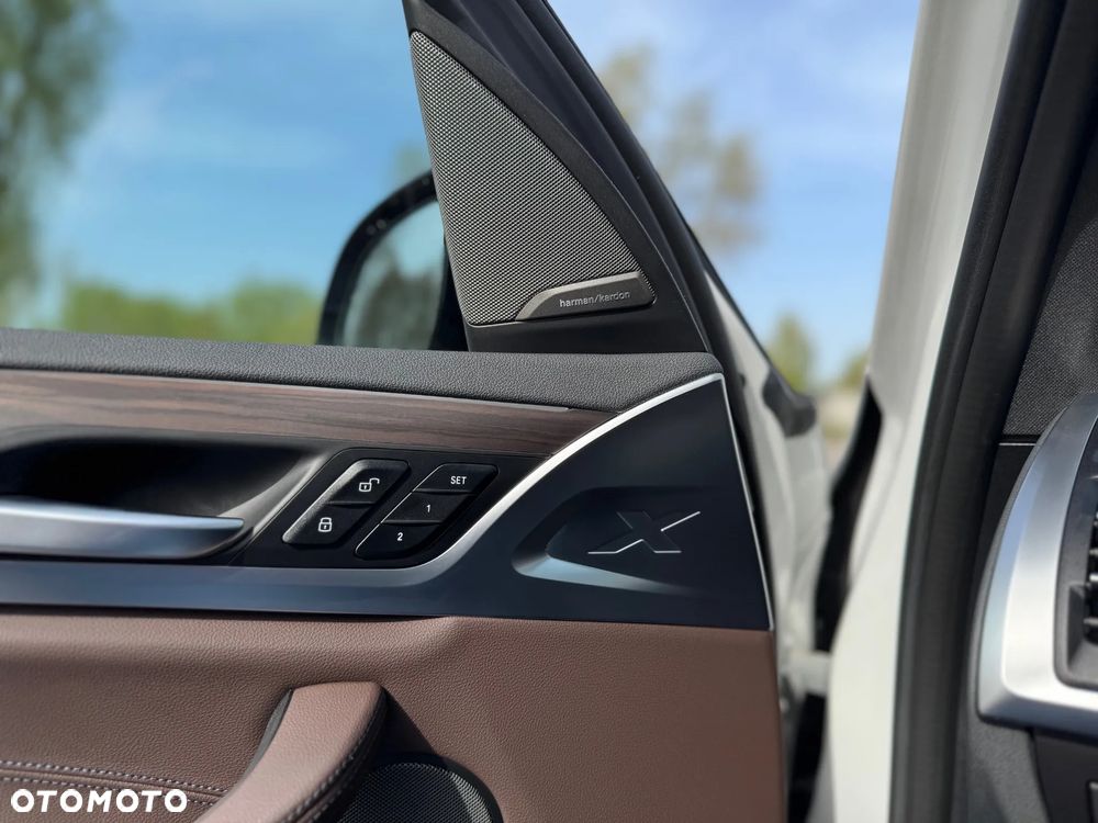 BMW iX3 80kWh Impressive - 29