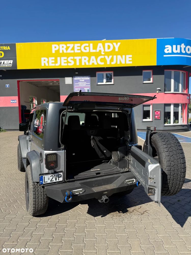 Jeep Wrangler - 8