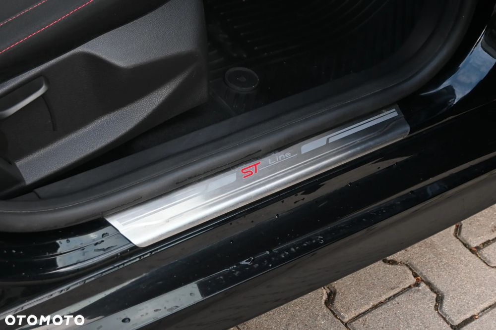 Ford Focus 1.5 EcoBoost Start-Stopp-System ST-LINE - 26