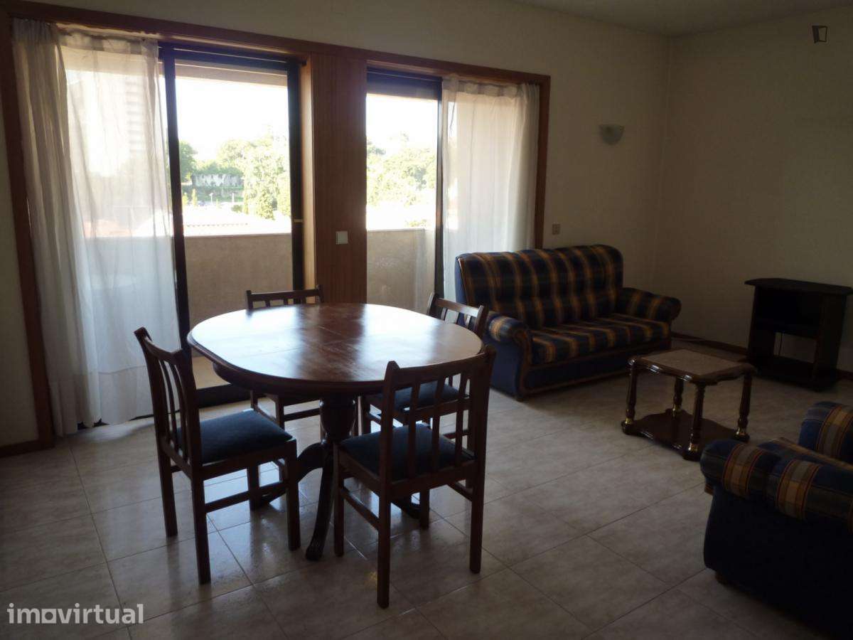 Apartamento com 2 quartos - localizado em Nogueiró e Tenões Braga - Grande imagem: 3/12