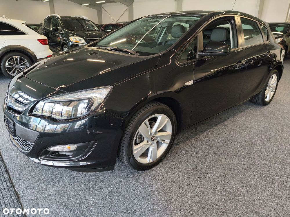 Opel Astra 1.6 Design Edition - 2