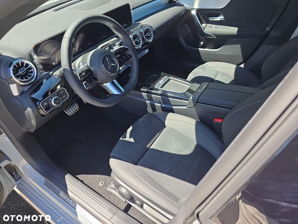 Mercedes-Benz CLA - 11