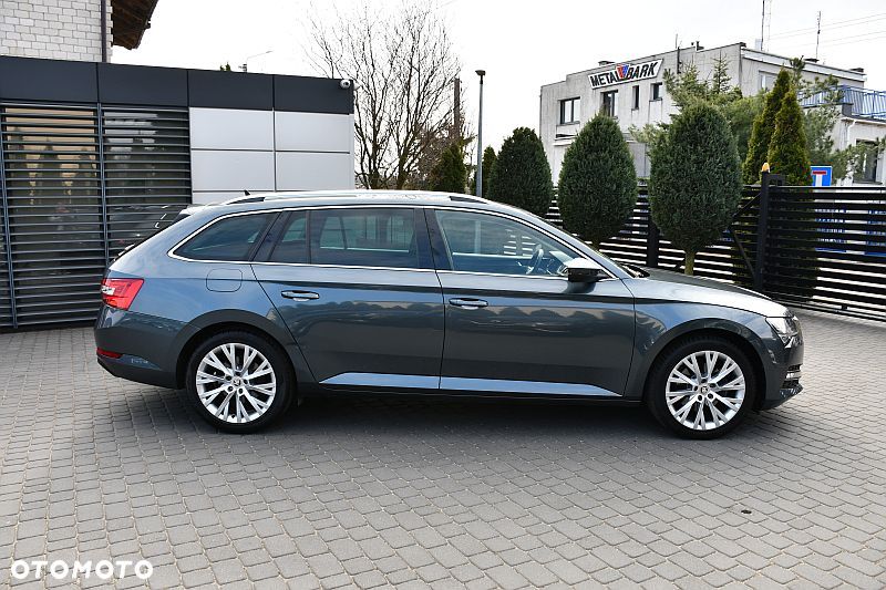 Skoda Superb 2.0 TDI DSG Style - 30