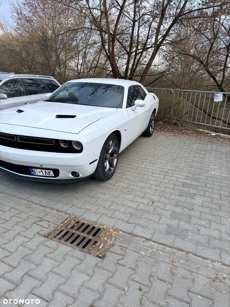 Dodge Challenger - 11