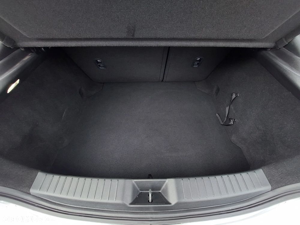 Mazda 3 2.0 mHEV Hikari - 16