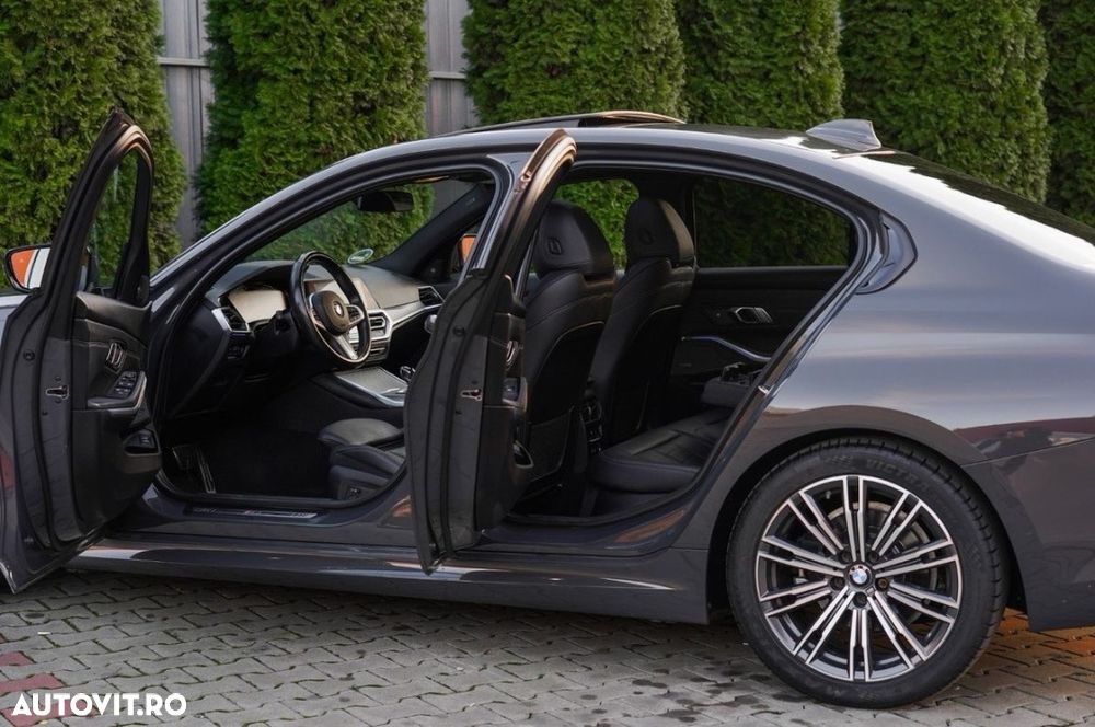 BMW Seria 3 320d Aut. - 12