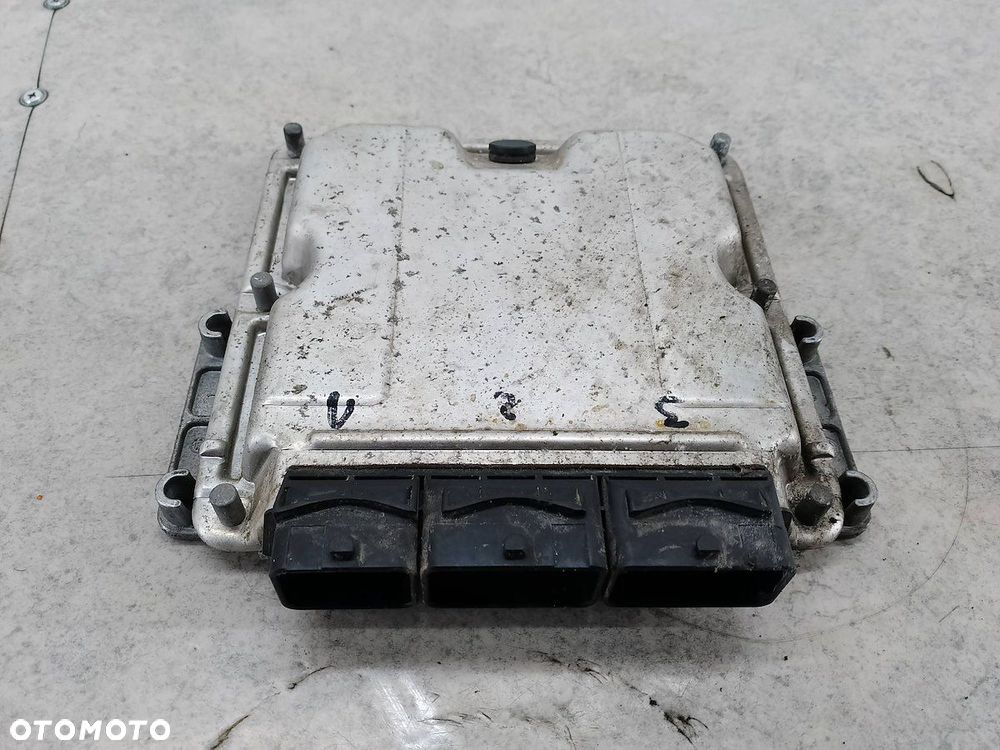 KOMPUTER, STEROWNIK RENAULT MASTER II 8200106111 0281010320  BOSCH 2.2 DCI - 1