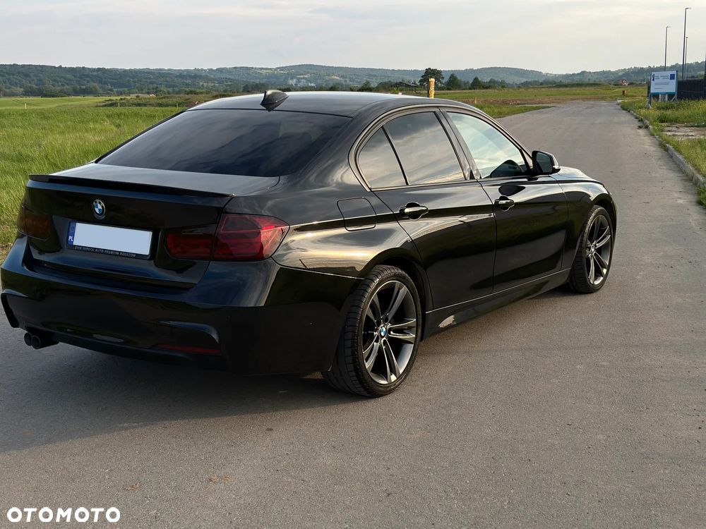 BMW Seria 3 330d M Sport - 1