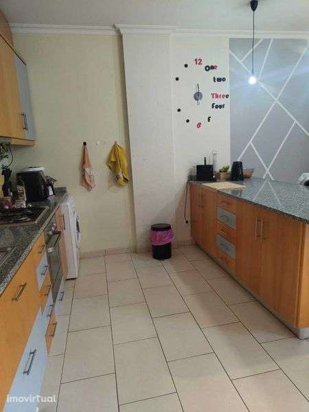 T1 - Junto ao Continente e Mercadona - Covilhã - Grande imagem: 2/12