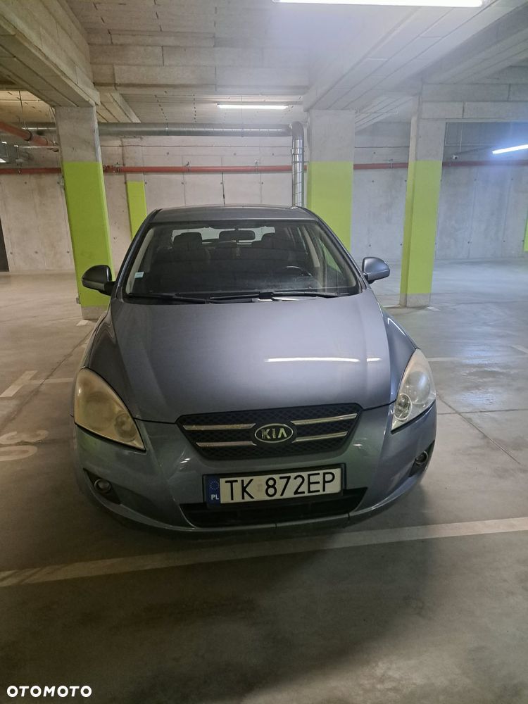 Kia Ceed 1.6 CRDi 90 Vision - 4