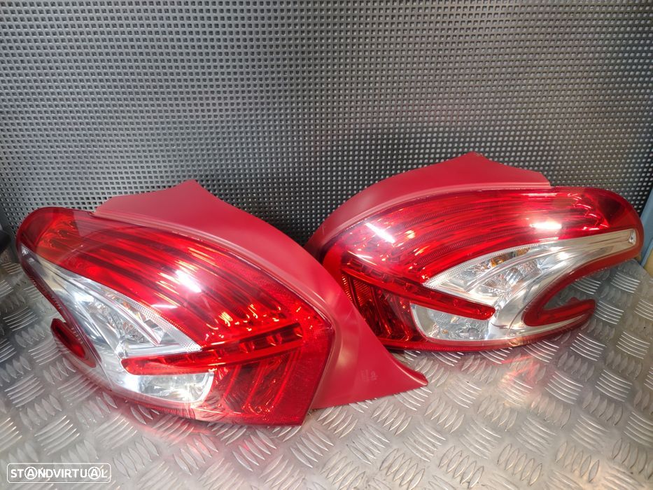 Farol Farolim Traseiro Peugeot 208 5P 2011 a 2019 - 1