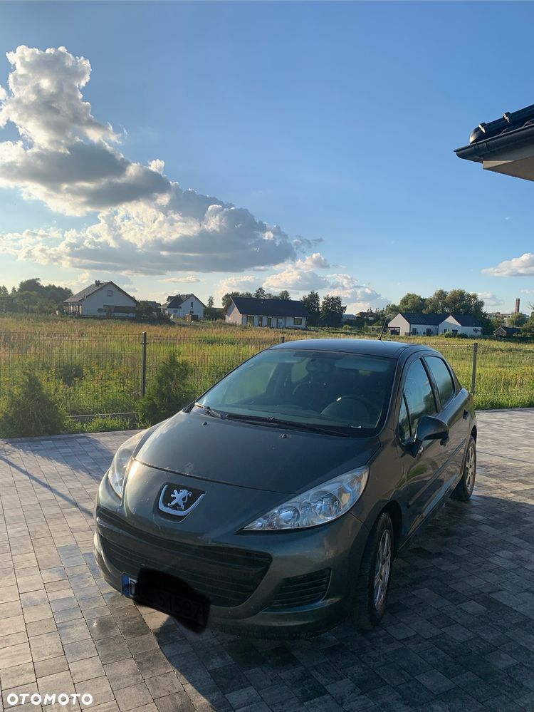 Peugeot 207 - 1