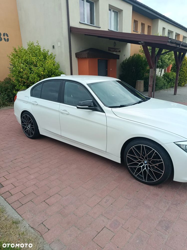 BMW Seria 3 320d Efficient Dynamics Sport Line - 7