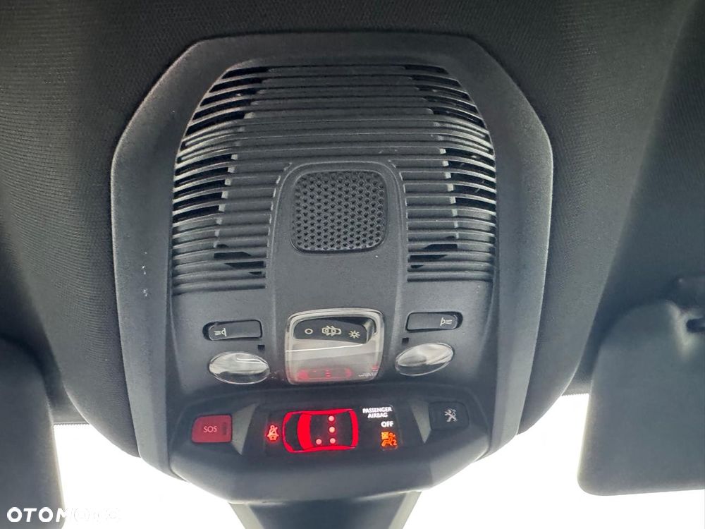 Peugeot 3008 2.0 BlueHDi GT S&S EAT8 - 33