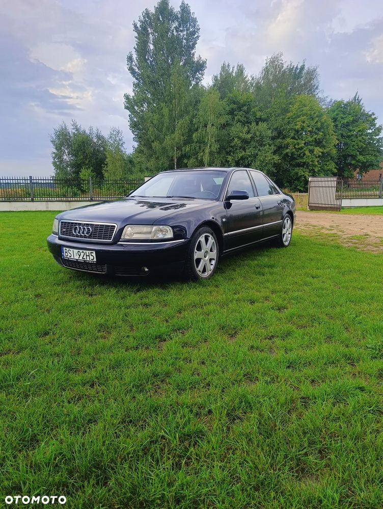 Audi S8 - 2