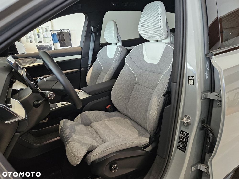 Volvo EX90 - 17