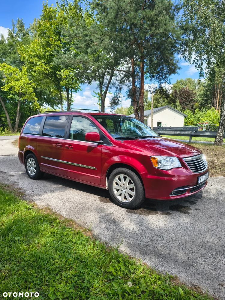 Chrysler Town & Country - 17