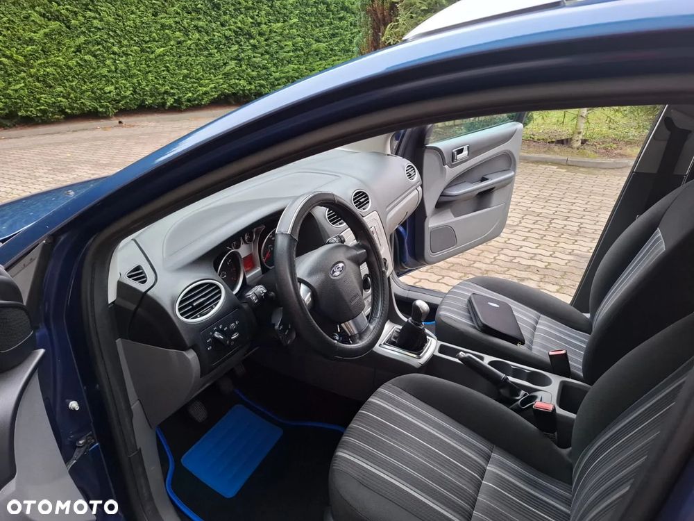 Ford Focus 1.6 16V Titanium - 8