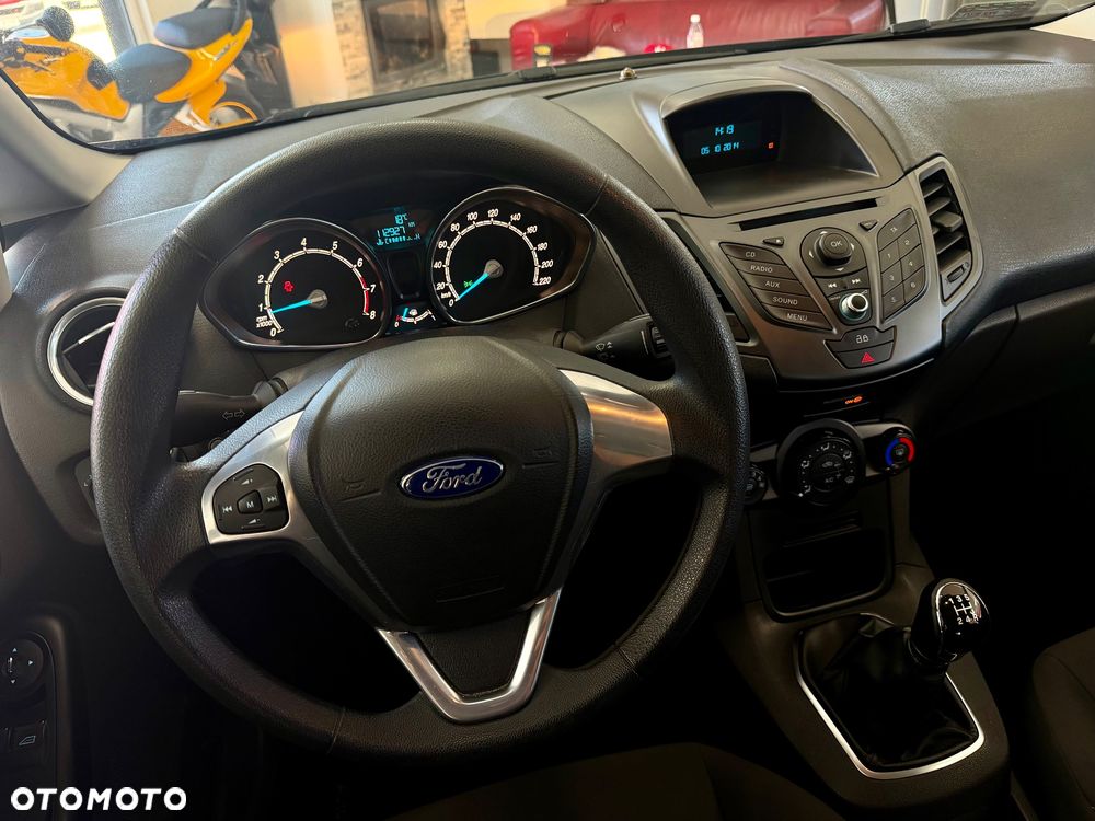 Ford Fiesta - 32