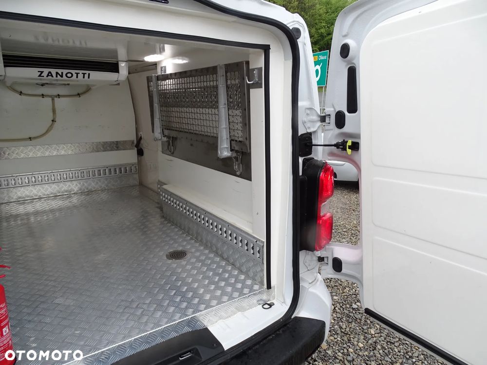 Opel VIVARO LONG - 11