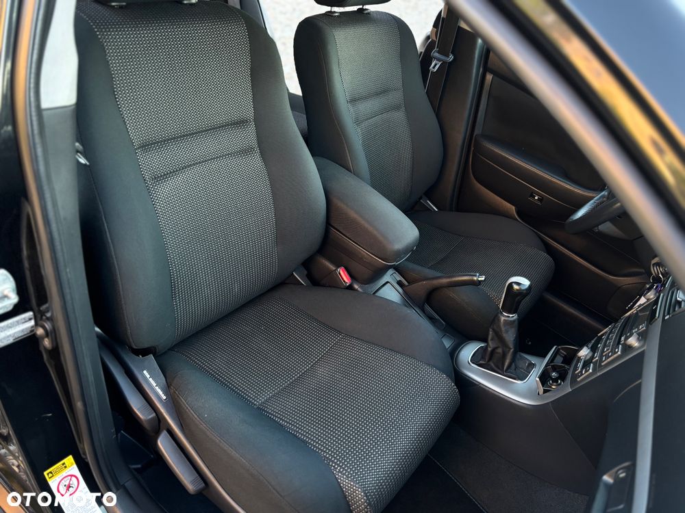 Toyota Avensis 1.8 VVT-i Sol - 17